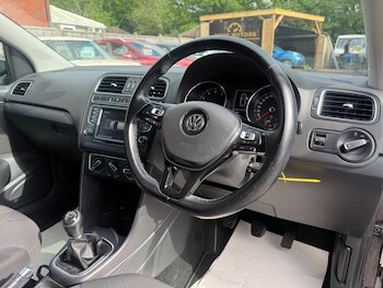 Used Volkswagen Polo 2015 for sale - 78820286: Photo