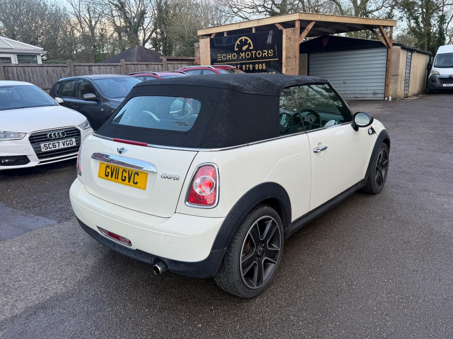 Used MINI Convertible 2011 for sale - 78062118: Photo 2