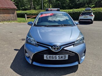 Used Toyota Yaris 2015 for sale - 78545176: Photo