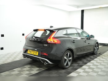 Used Volvo V40 2017 for sale - 78948813: Photo