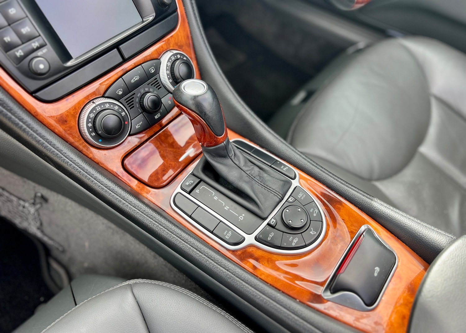 Used Mercedes-Benz SL for sale - 77950521: Photo 4