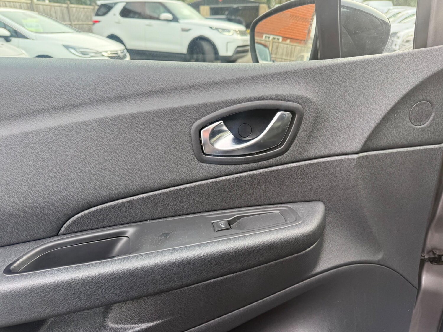 Used Renault Captur 2017 for sale - 77950524: Photo 20