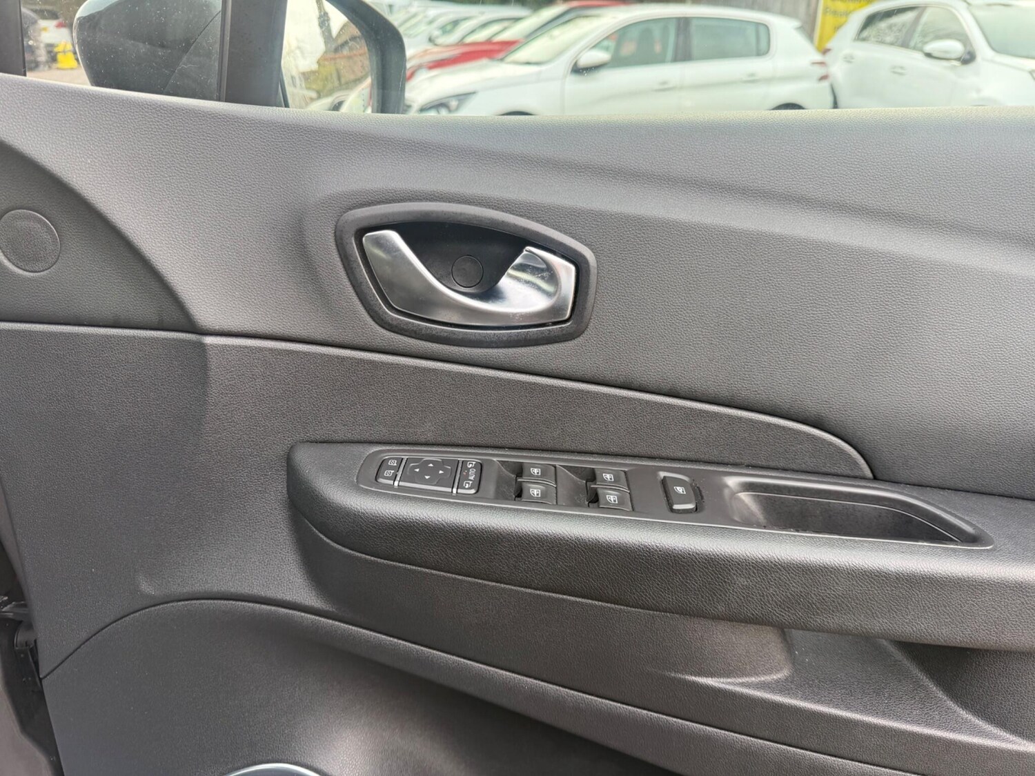 Used Renault Captur 2017 for sale - 77950524: Photo 23