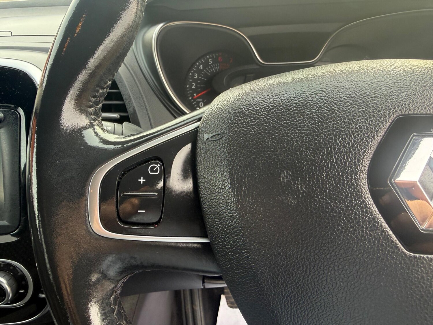 Used Renault Captur 2017 for sale - 77950524: Photo 25