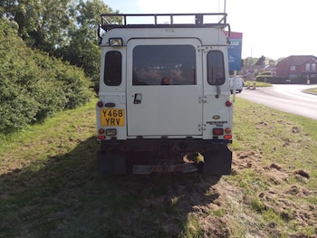 Land Rover Defender 110 feature image