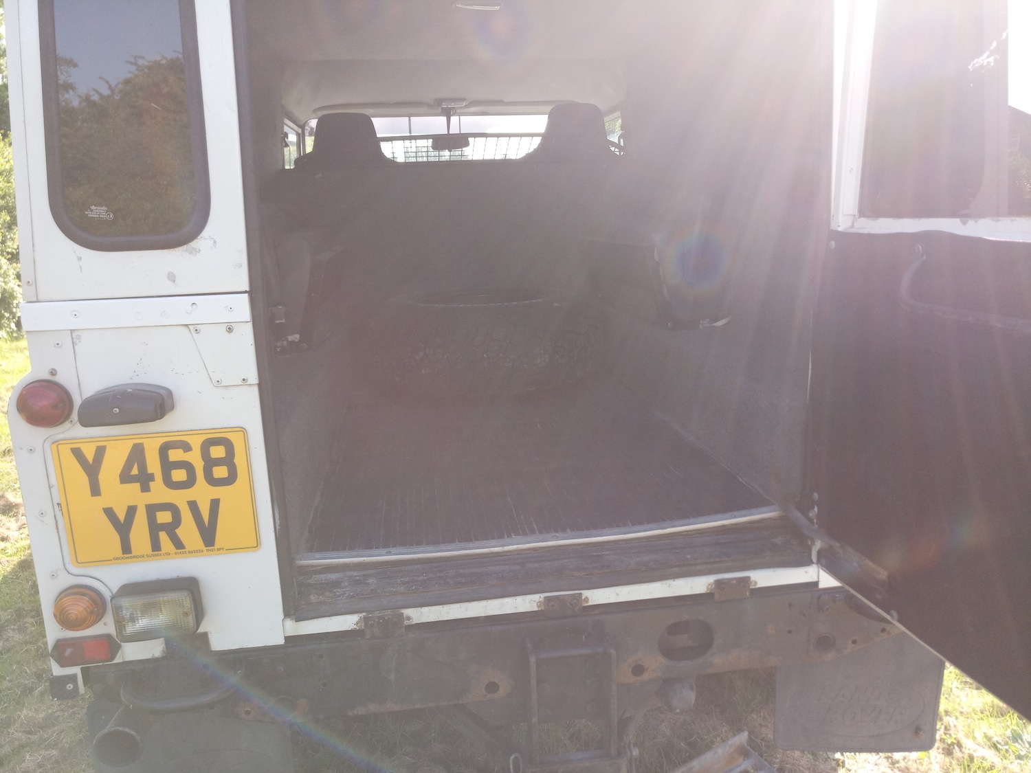 Used Land Rover Defender 110 2001 for sale - 77942398: Photo 4