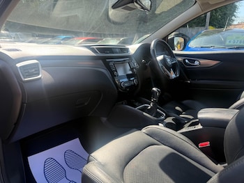 Used Nissan Qashqai 2018 for sale - 77942323: Photo