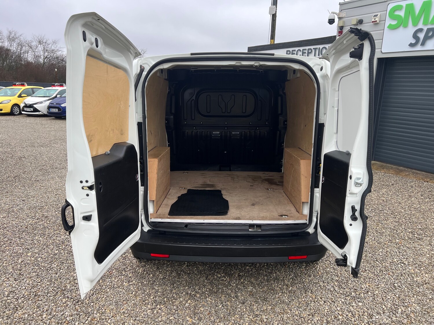 Used Vauxhall Combo 2016 for sale - 77879251: Photo 4