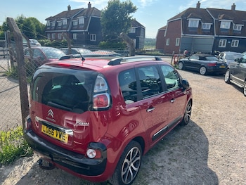 Used Citroen C3 Picasso 2017 for sale - 77927698: Photo