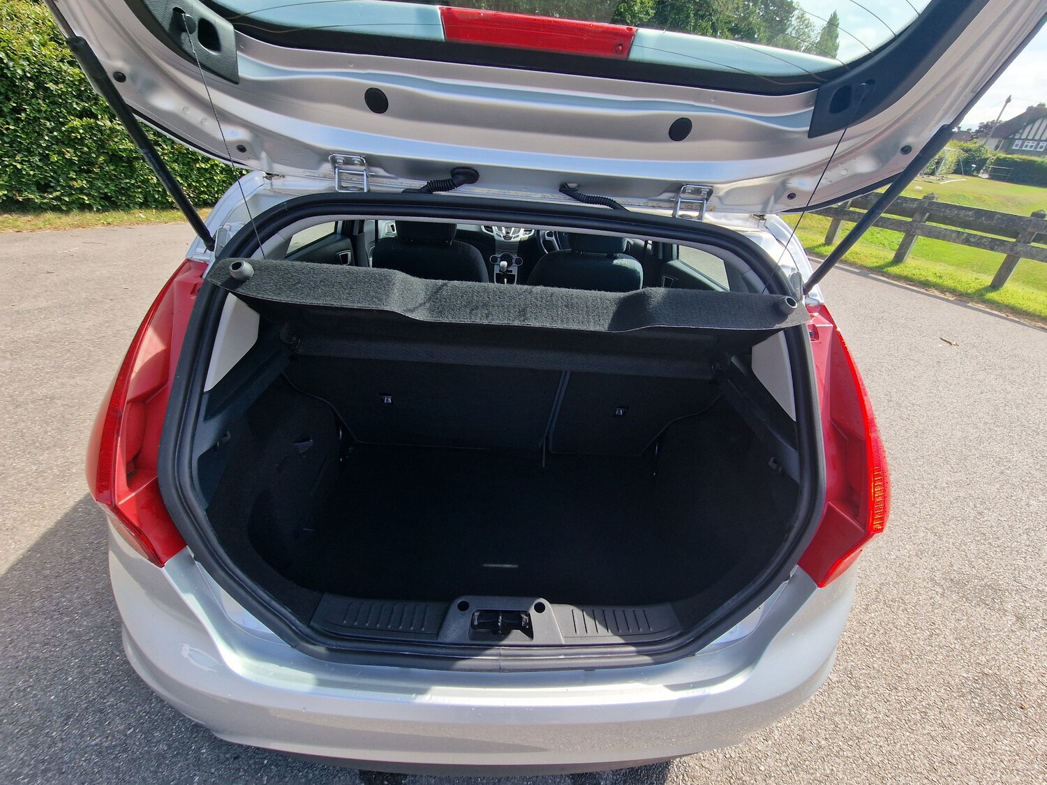 Used Ford Fiesta 2012 for sale - 77274792: Photo 10