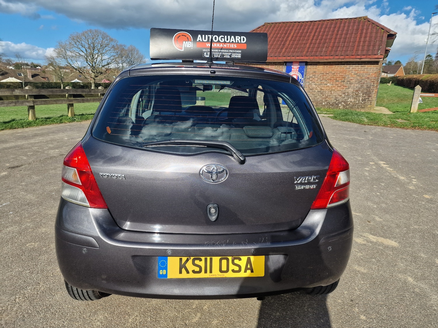 Used Toyota Yaris 2011 for sale - 77950513: Photo 4