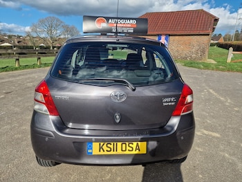 Used Toyota Yaris 2011 for sale - 77950513: Photo