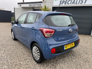 Used Hyundai i10 2017 for sale - 77935542: Photo