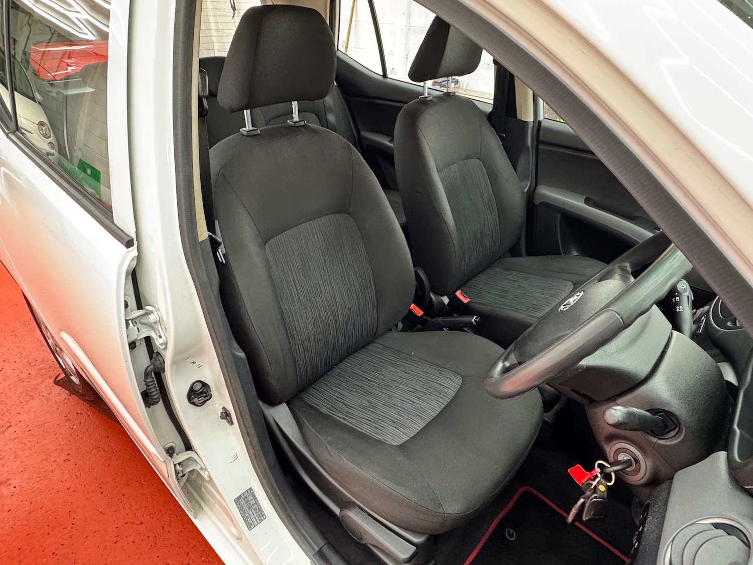 Used Hyundai i10 2012 for sale - 77942409: Photo 13