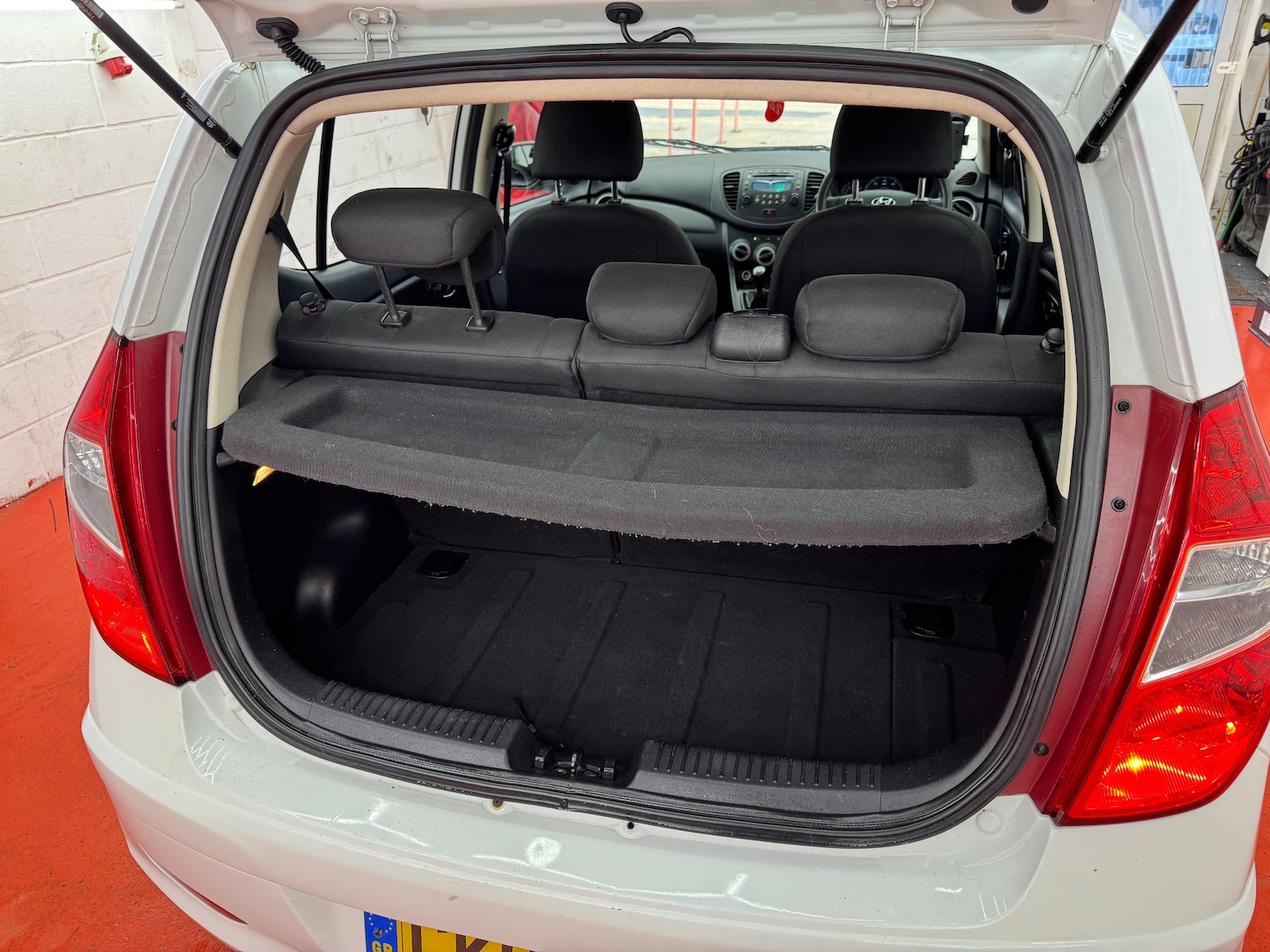 Used Hyundai i10 2012 for sale - 77942409: Photo 9