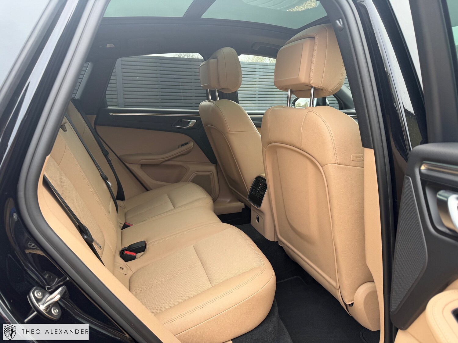 Used Porsche Macan 2021 for sale - 77966361: Photo 18