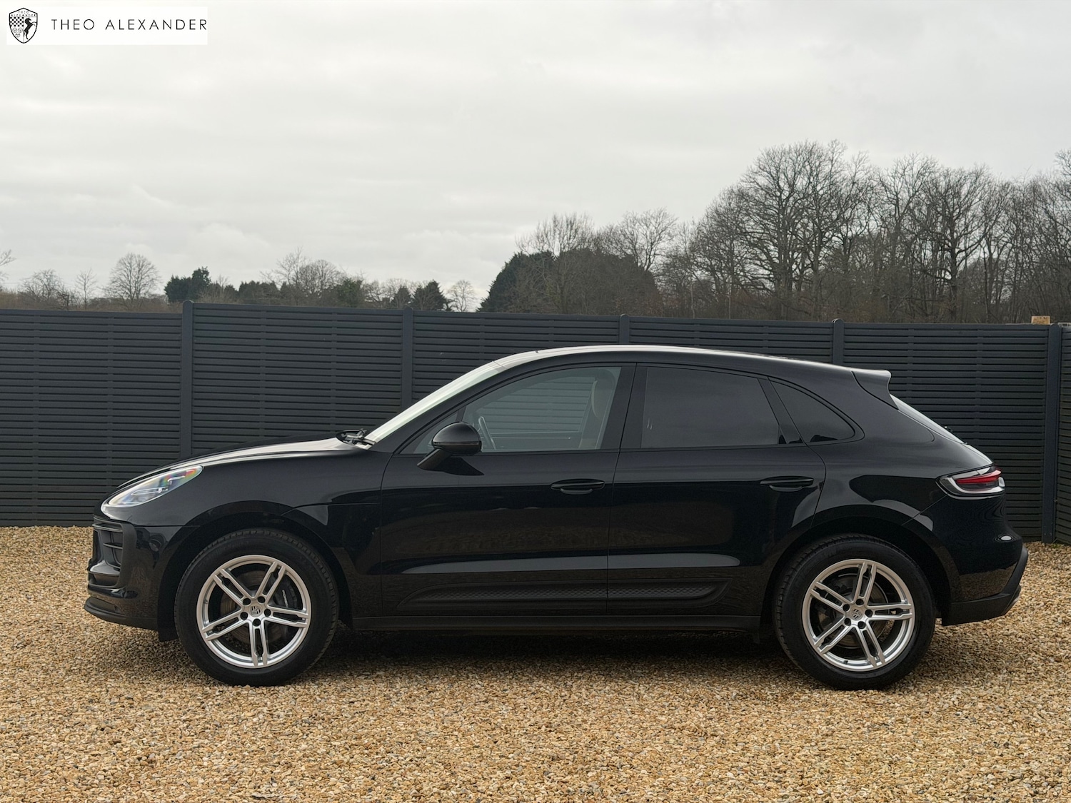 Used Porsche Macan 2021 for sale - 77966361: Photo 2