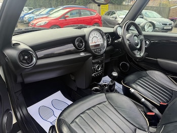 Used MINI Convertible 2011 for sale - 78337130: Photo