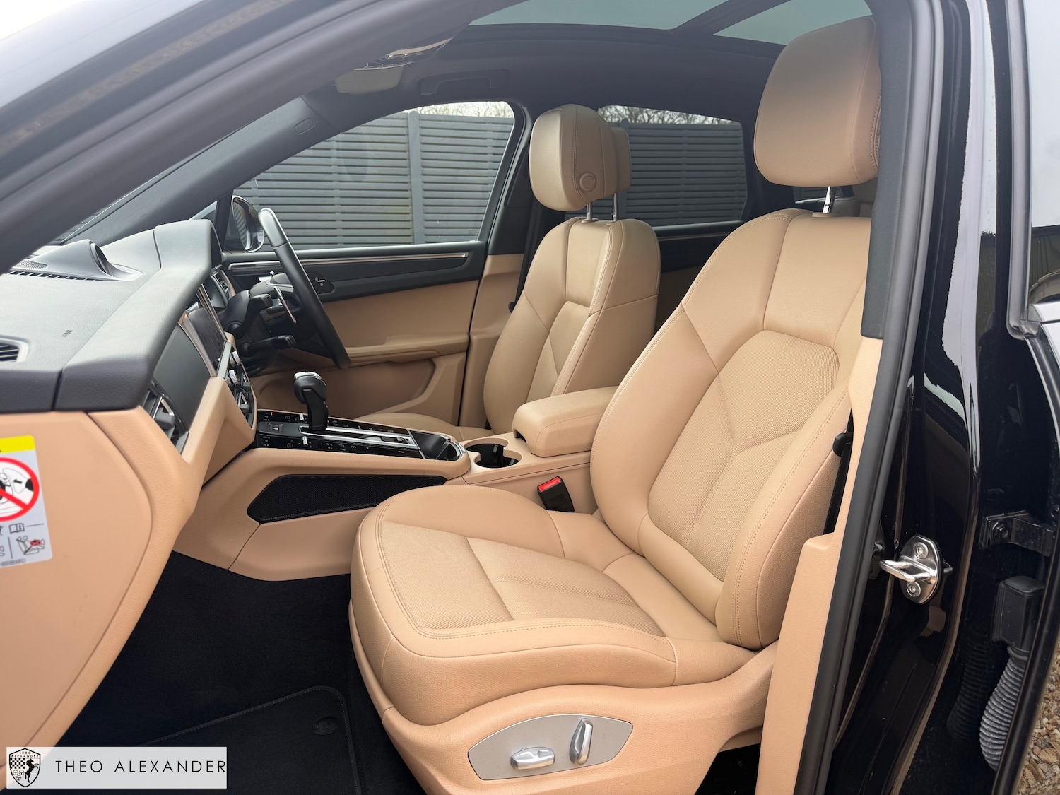 Used Porsche Macan 2021 for sale - 78163037: Photo 12