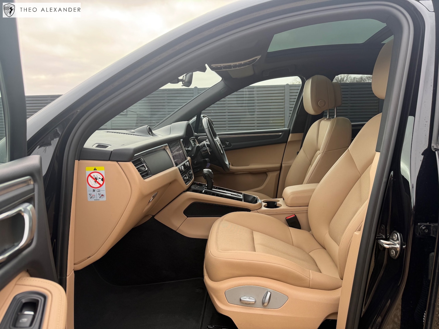 Used Porsche Macan 2021 for sale - 78163037: Photo 13