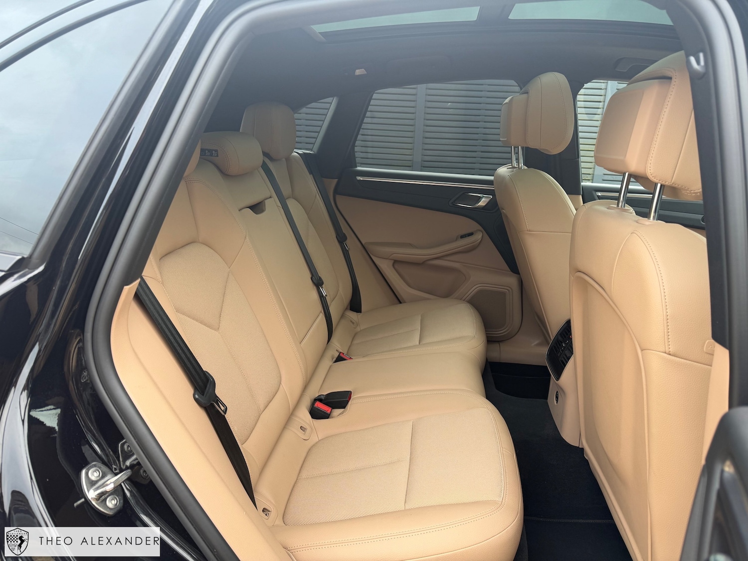 Used Porsche Macan 2021 for sale - 78163037: Photo 16