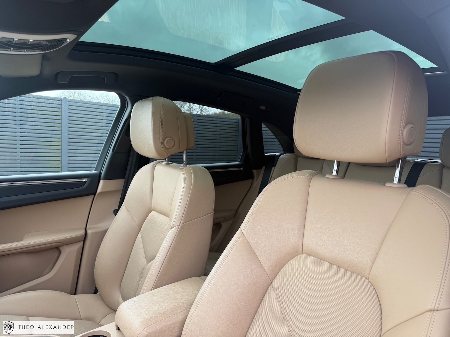 Used Porsche Macan 2021 for sale - 78163037: Photo 21