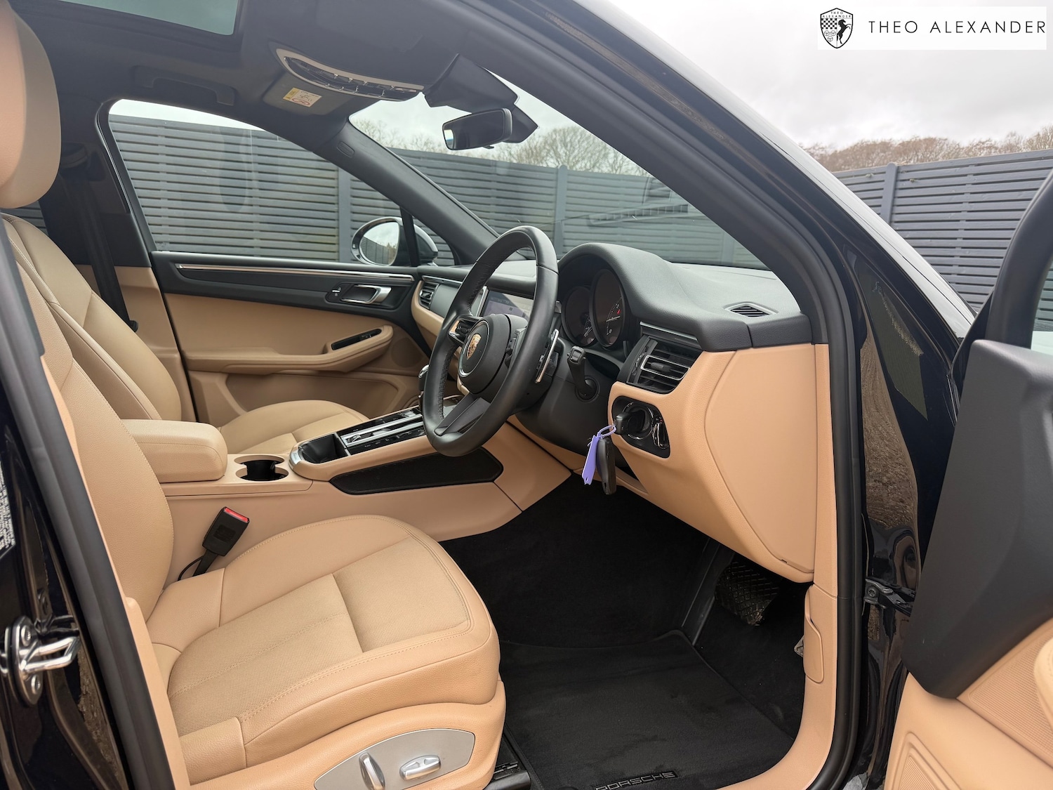 Used Porsche Macan 2021 for sale - 78163037: Photo 8