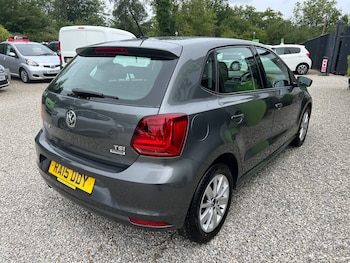 Used Volkswagen Polo 2015 for sale - 78681090: Photo