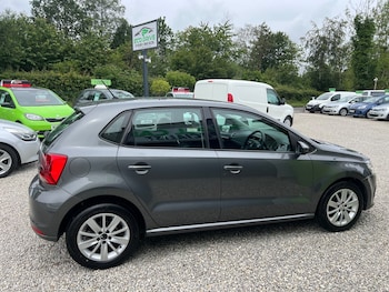 Used Volkswagen Polo 2015 for sale - 78681090: Photo