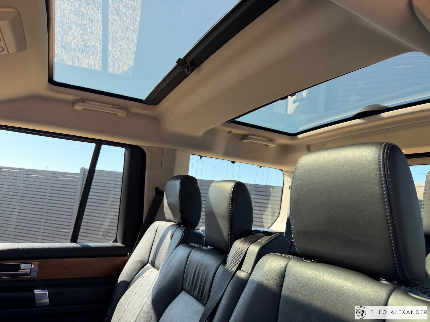 Used Land Rover Discovery 2015 for sale - 77966359: Photo 10