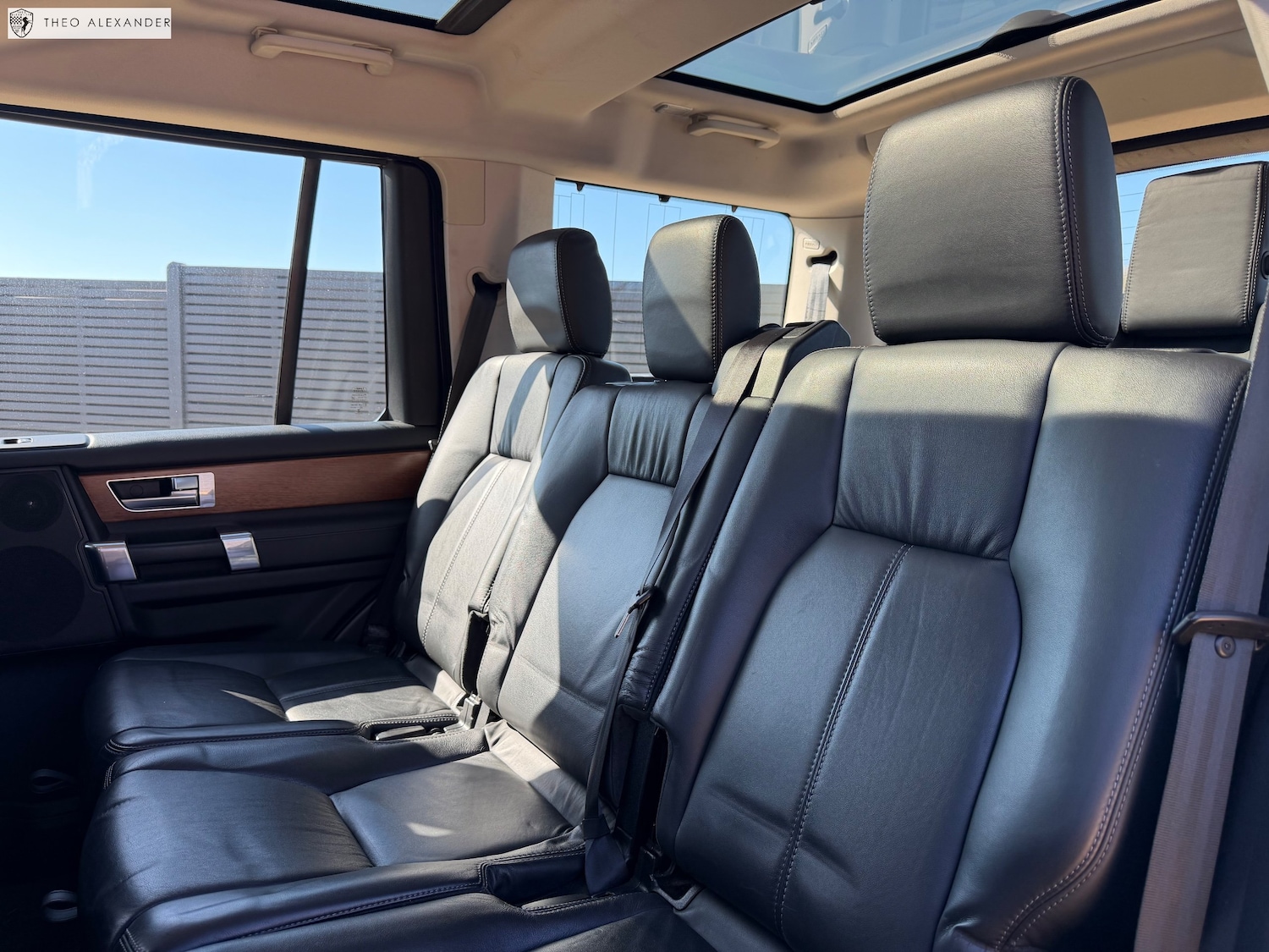 Used Land Rover Discovery 2015 for sale - 77966359: Photo 11