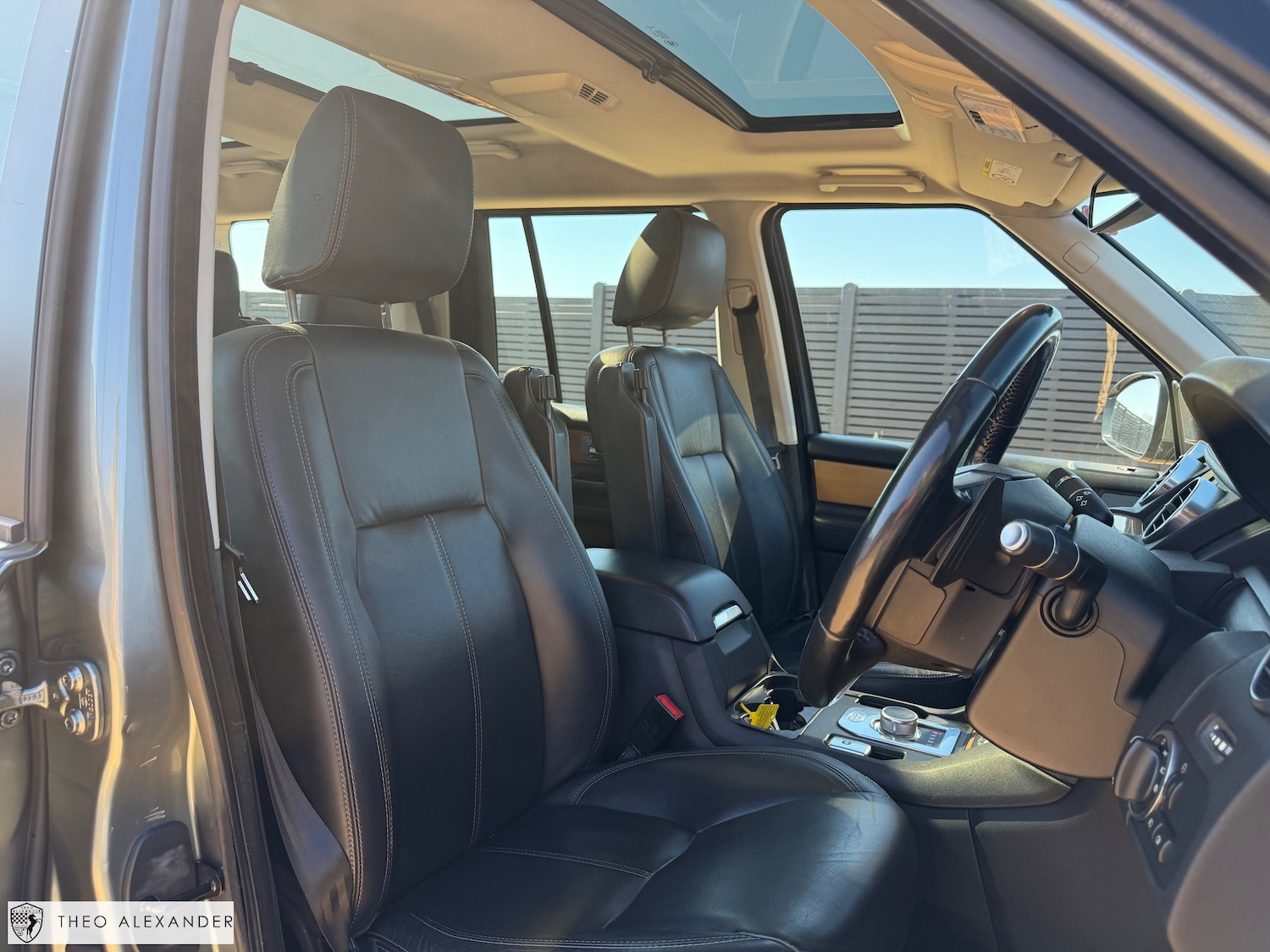 Used Land Rover Discovery 2015 for sale - 77966359: Photo 15