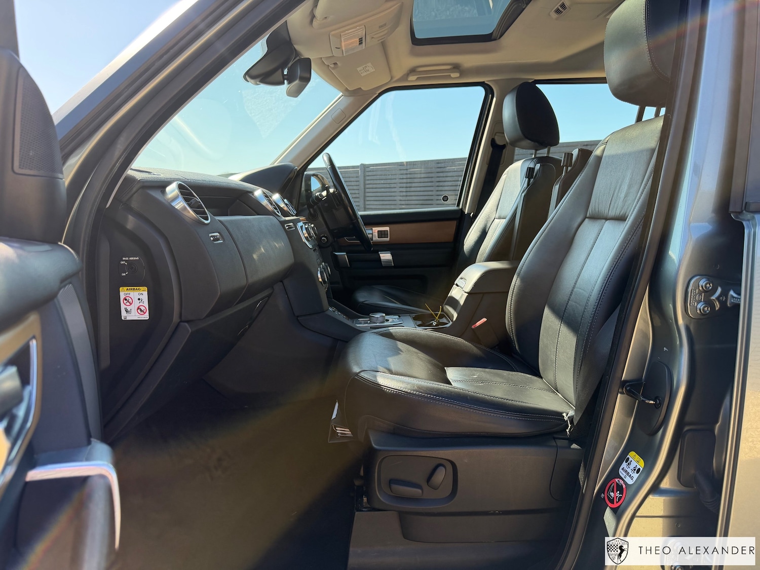 Used Land Rover Discovery 2015 for sale - 77966359: Photo 7