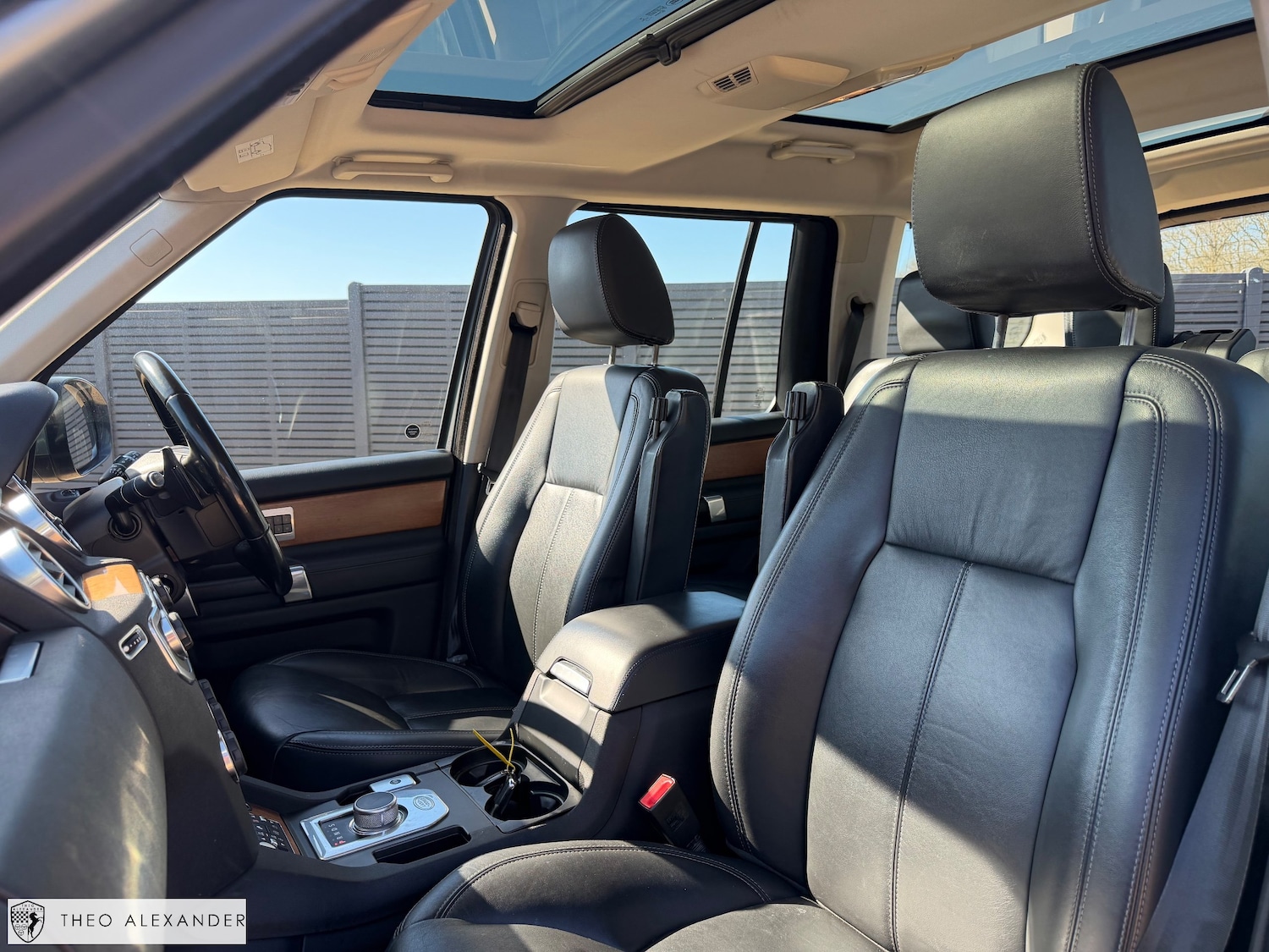 Used Land Rover Discovery 2015 for sale - 77966359: Photo 8