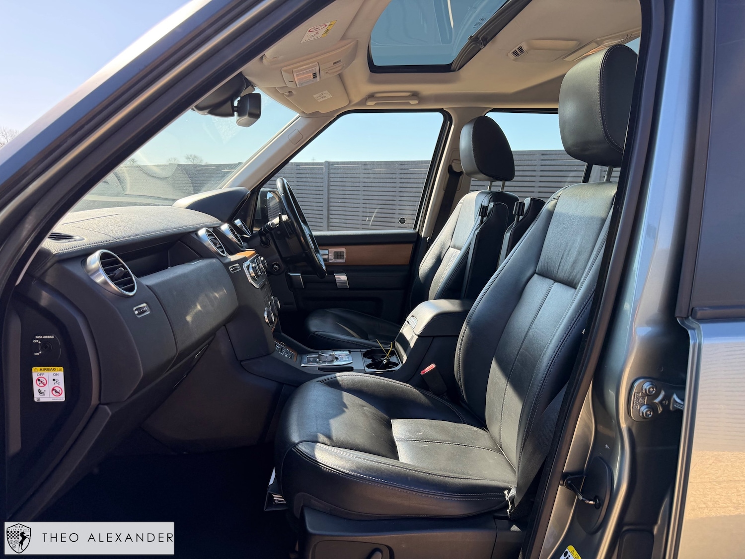 Used Land Rover Discovery 2015 for sale - 77966359: Photo 9