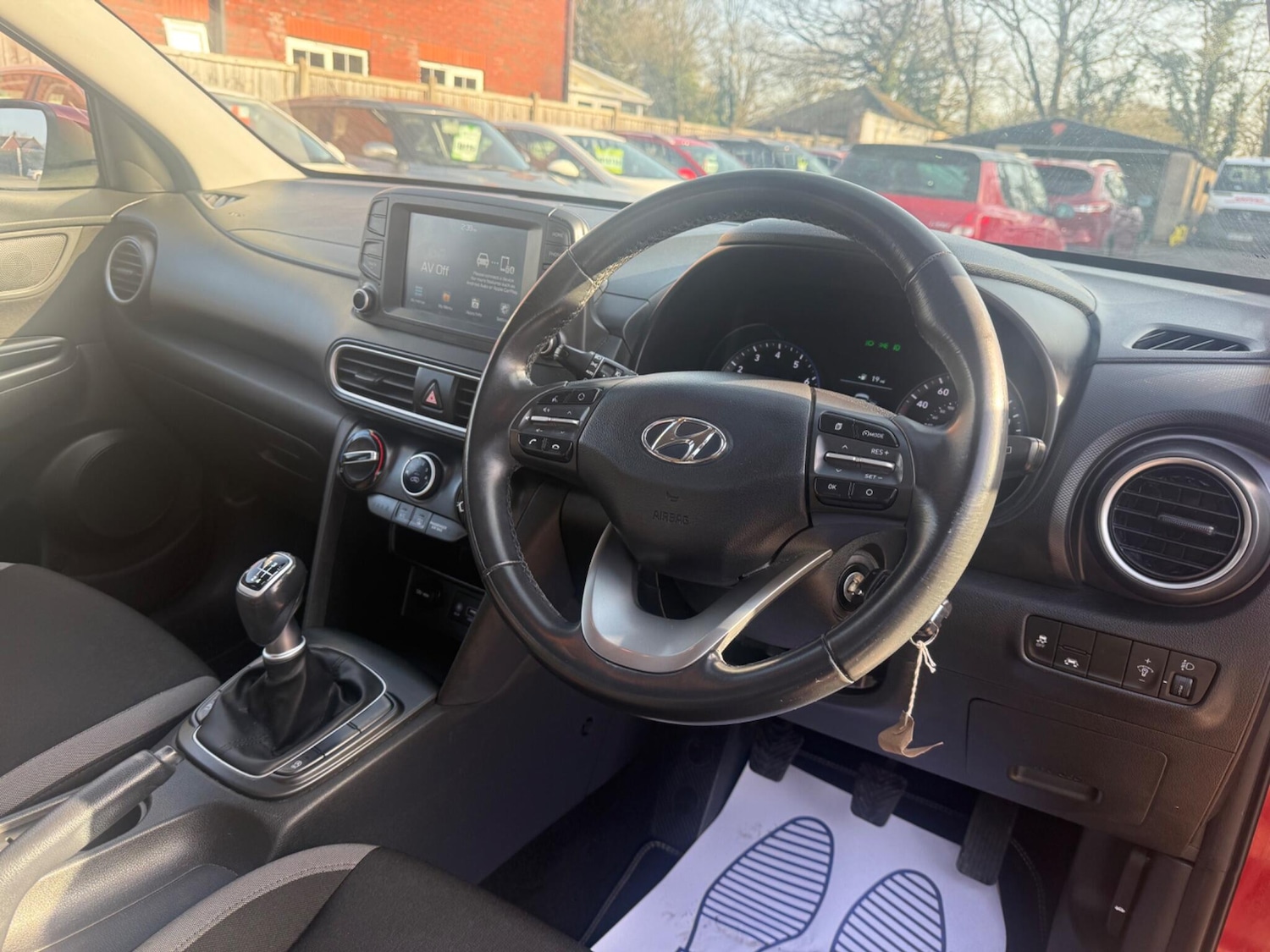 Used Hyundai KONA 2018 for sale - 77950516: Photo 2