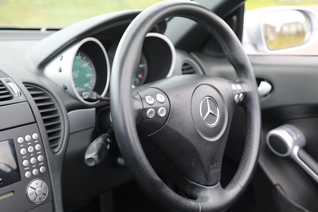 Used Mercedes-Benz SLK 2006 for sale - 77764057: Photo 3