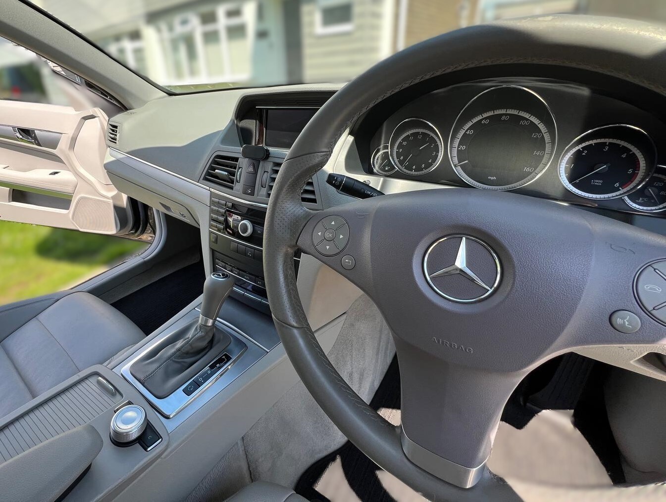 Used Mercedes-Benz E Class 2011 for sale - 77764056: Photo 19