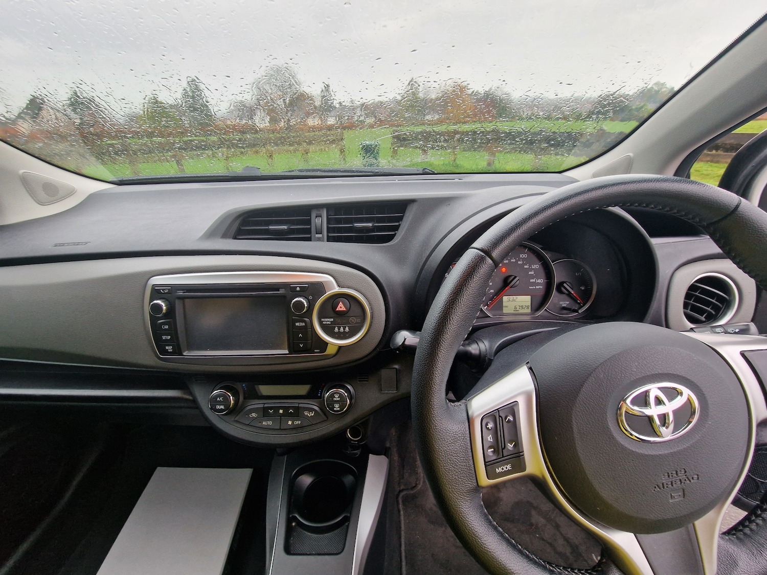 Used Toyota Yaris 2014 for sale - 77274806: Photo 14