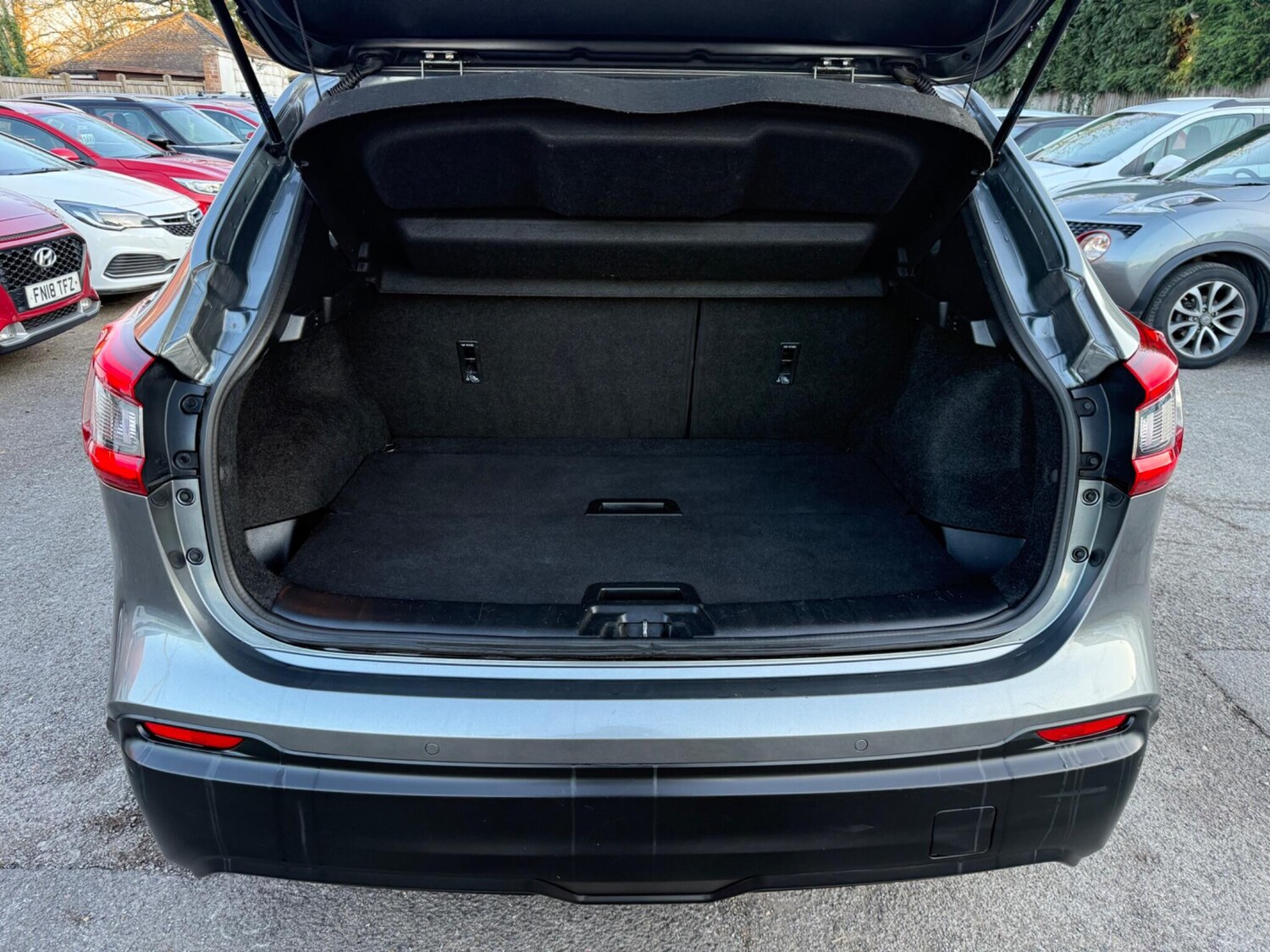 Used Nissan Qashqai 2017 for sale - 77942316: Photo 11