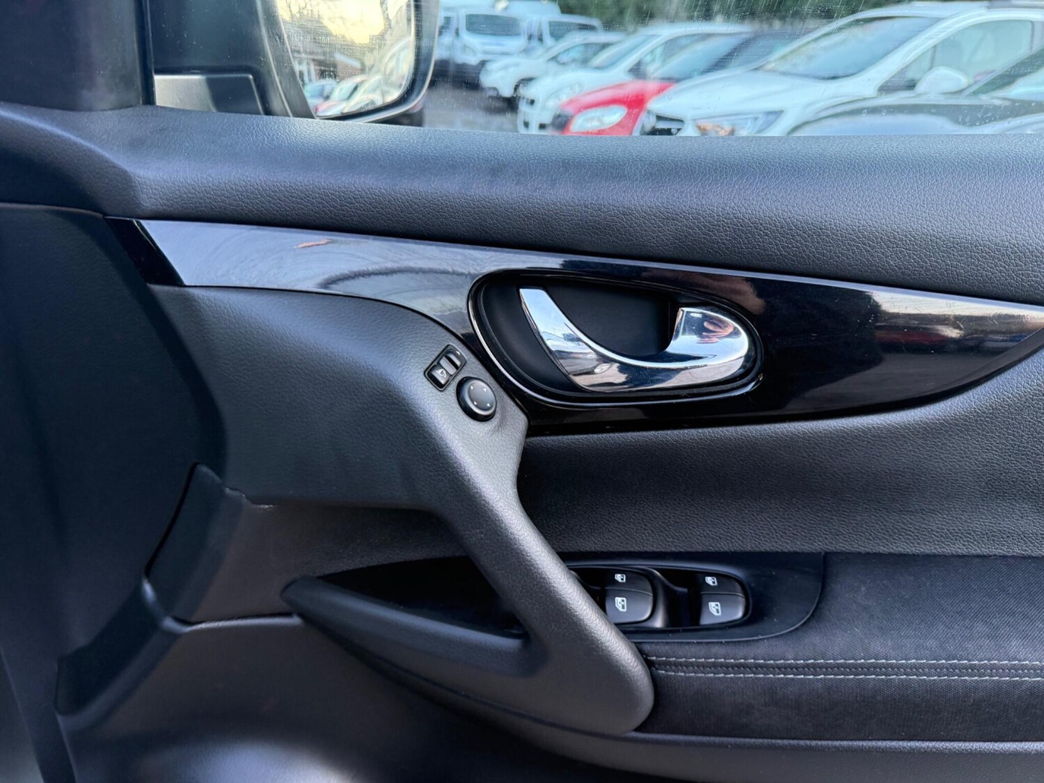 Used Nissan Qashqai 2017 for sale - 77942316: Photo 24