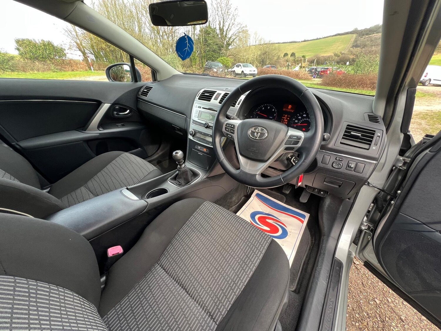 Used Toyota Avensis 2013 for sale - 77764022: Photo 11