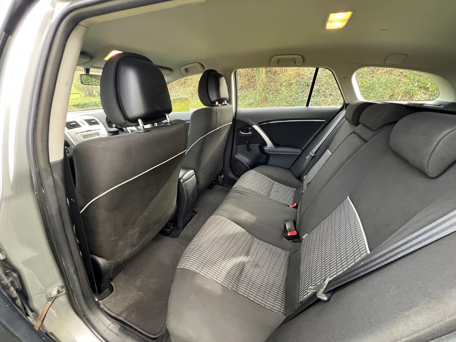 Used Toyota Avensis 2013 for sale - 77764022: Photo 12