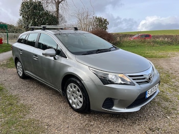 Used Toyota Avensis 2013 for sale - 77764022: Photo