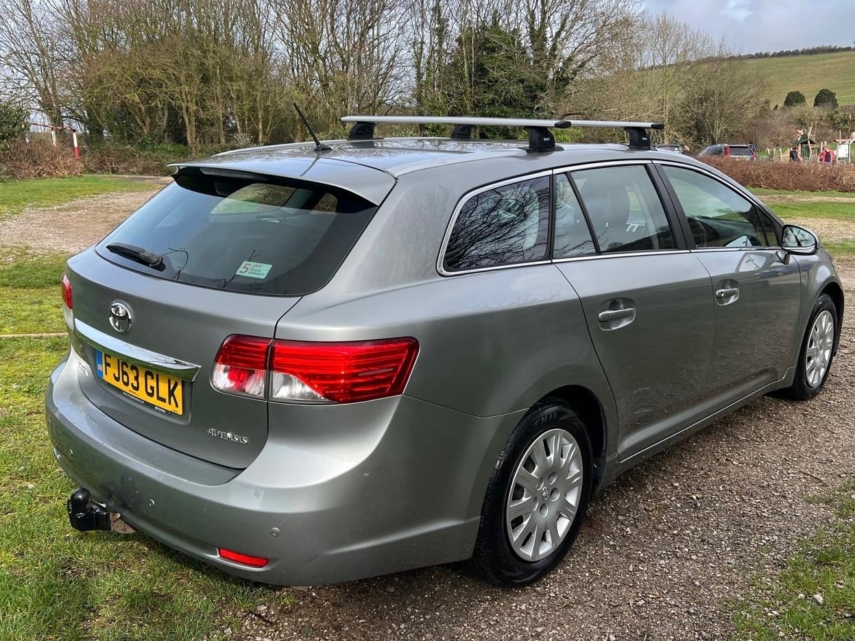 Used Toyota Avensis 2013 for sale - 77764022: Photo 3