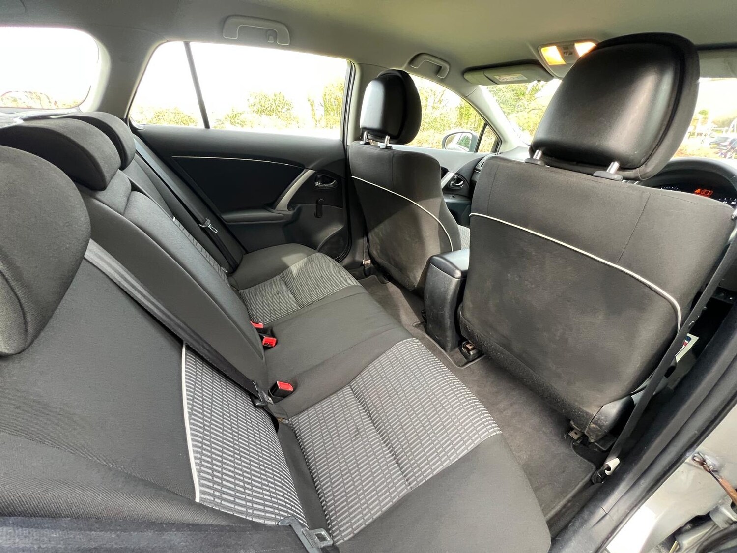 Used Toyota Avensis 2013 for sale - 77764022: Photo 8