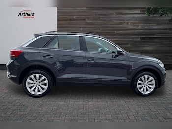 Used Volkswagen T-Roc 2020 for sale - 78518217: Photo