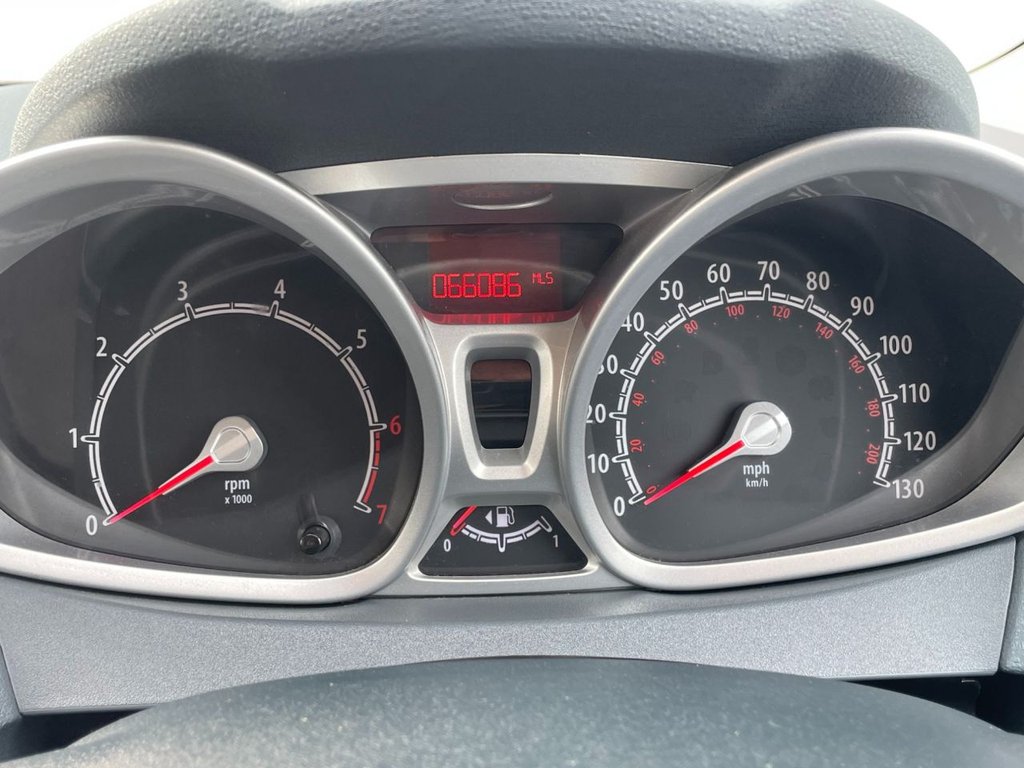 Used Ford Fiesta 2011 for sale - 76105841: Photo 22