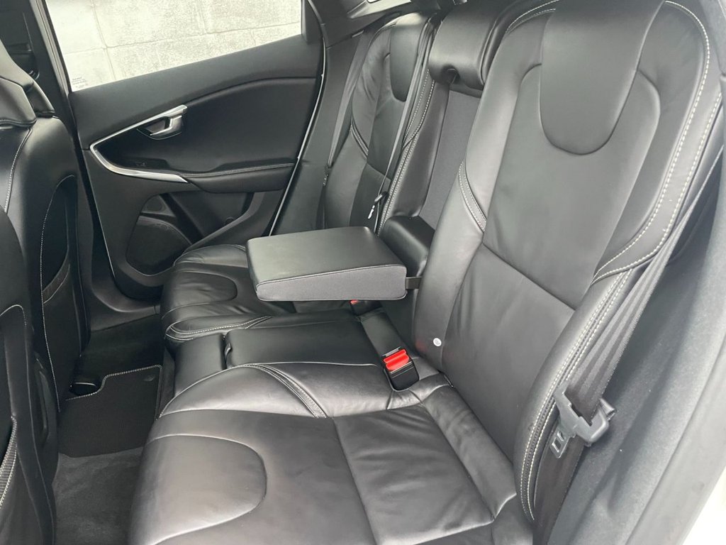 Used Volvo V40 2017 for sale - 76724869: Photo 10