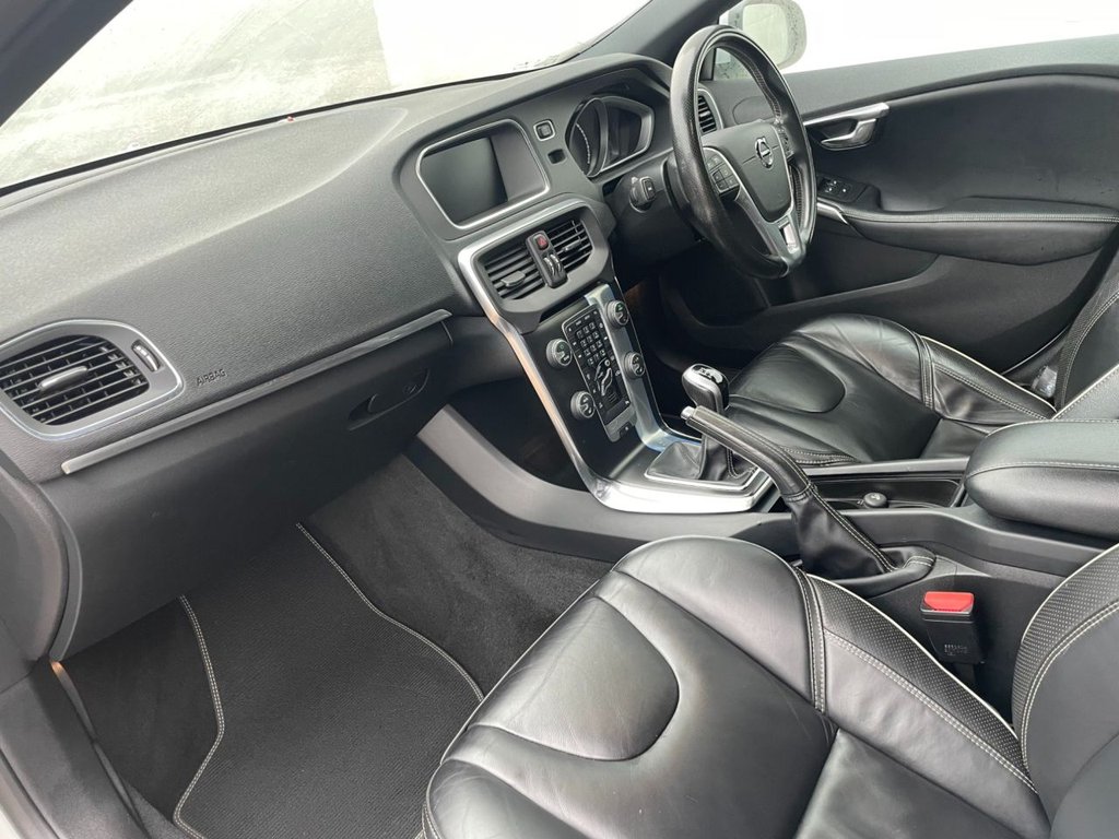 Used Volvo V40 2017 for sale - 76724869: Photo 4